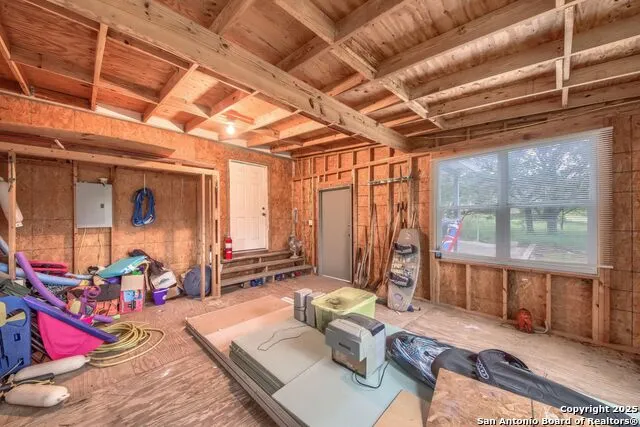 1108 Pebble Beach Dr NW Lakehills, TX 78063